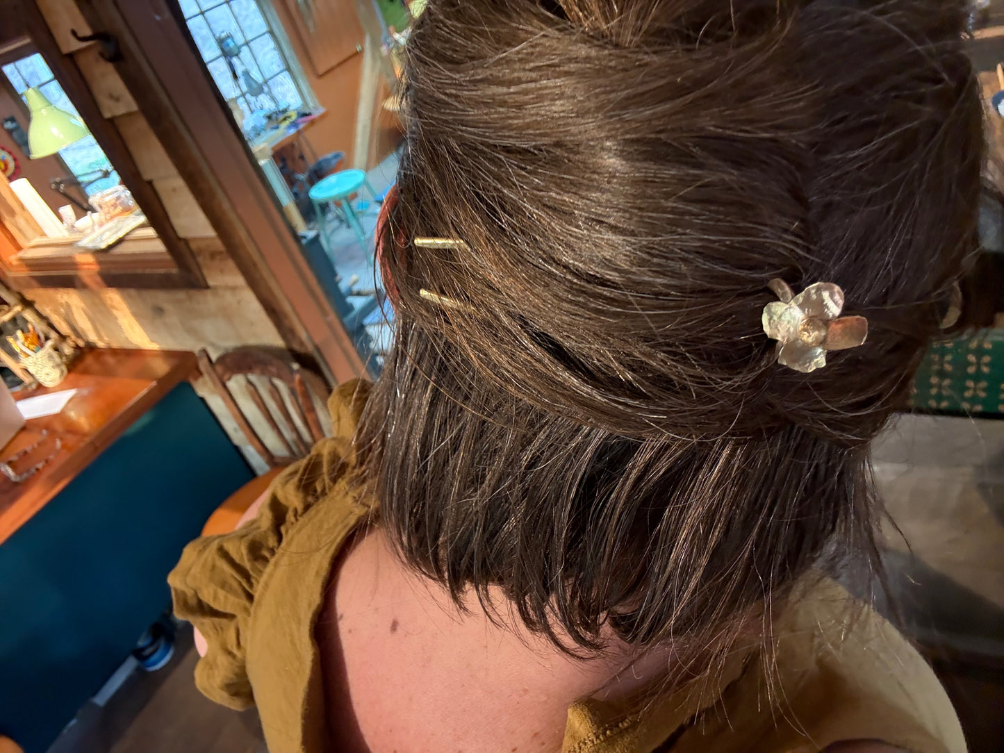 Single Flower French Pin